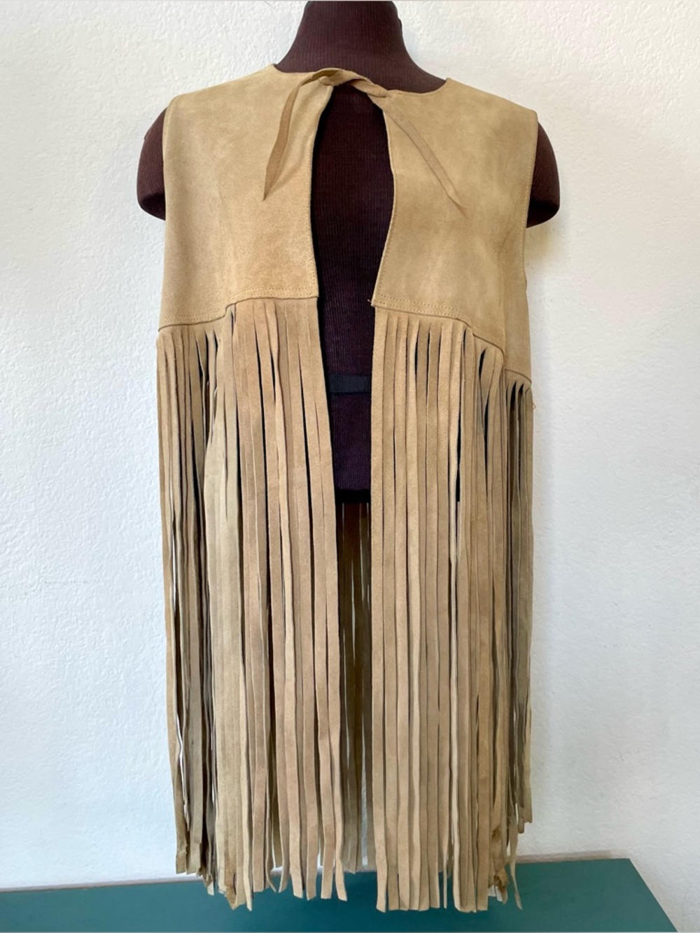 Vintage Suede Fringe Vest 70s Boho Western Festival Taupe Beige